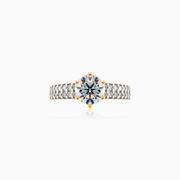 Chic engagement ring woman Engagement rings Lustrous
