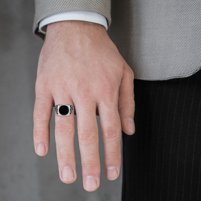 Round black onyx ring unisex Rings Palmyra N.3