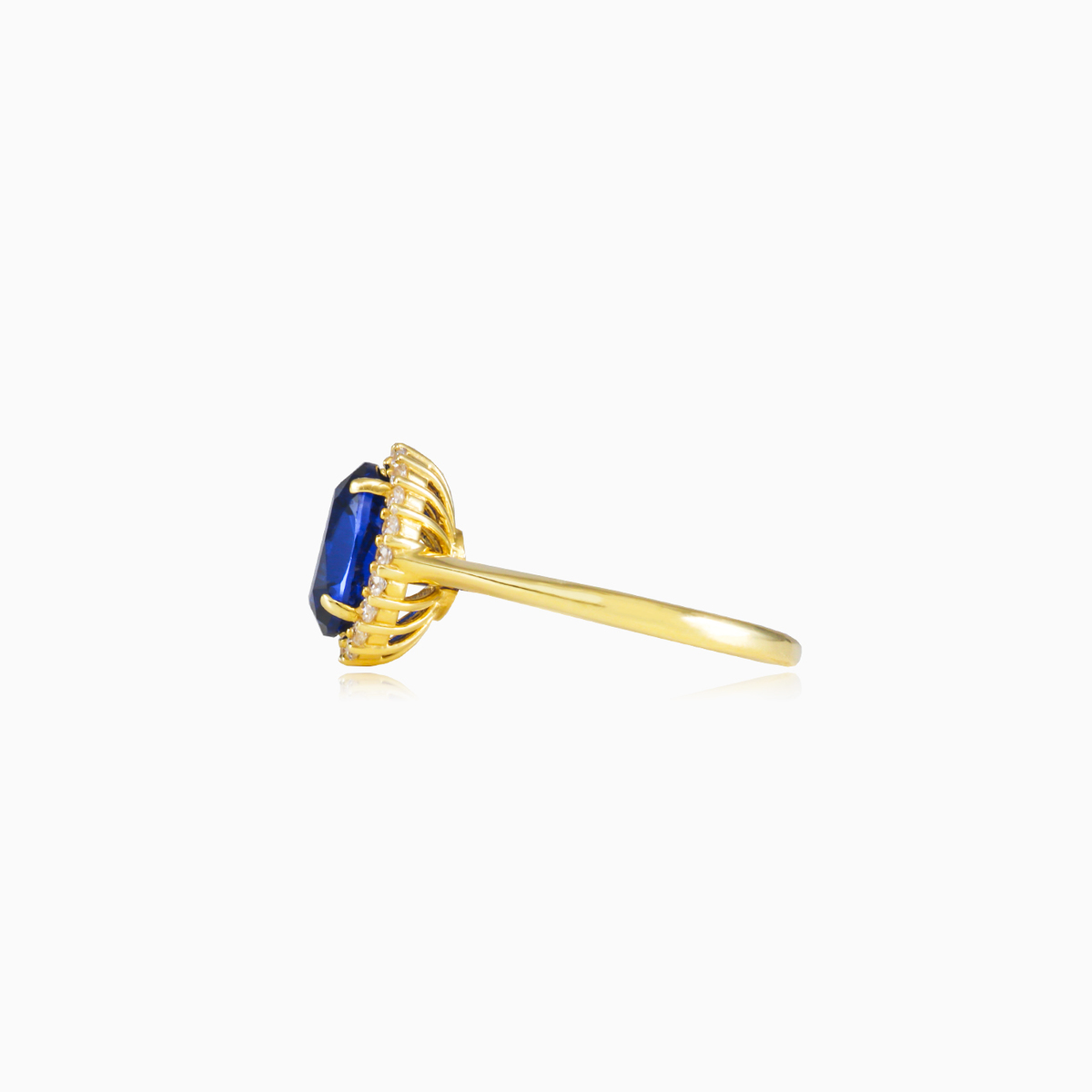 Ovaler blauer Quarz in goldenem Ring Frauen Verlobungsringe Royal N.2