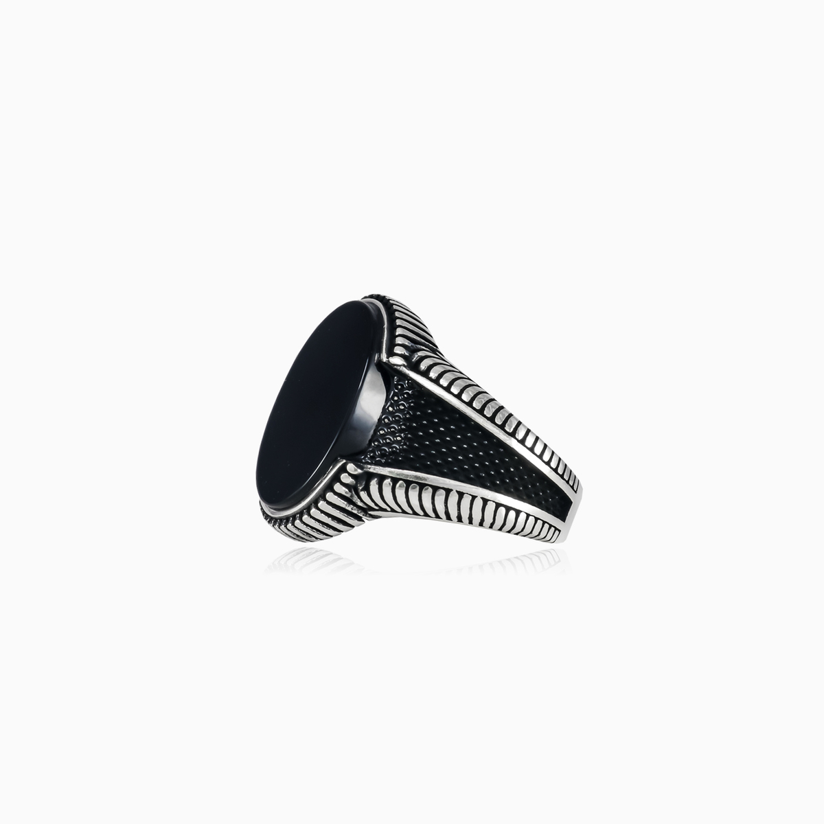 Oval oxidized onyx ring man Rings Detallado N.2