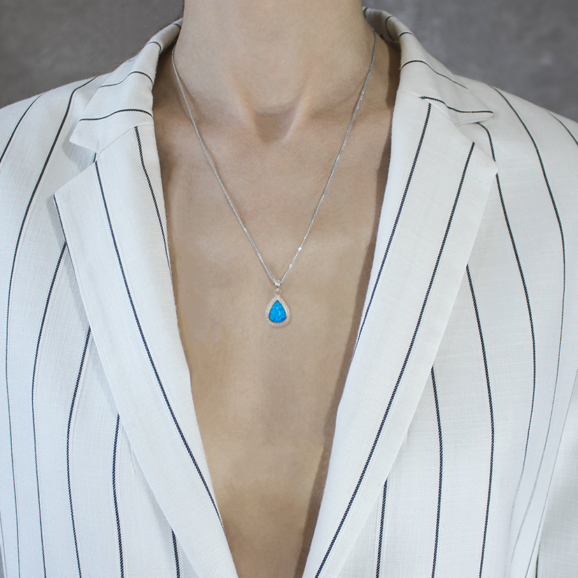 Weicher blauer Opal-Tränenanhänger Frauen Anhänger Halo N.2