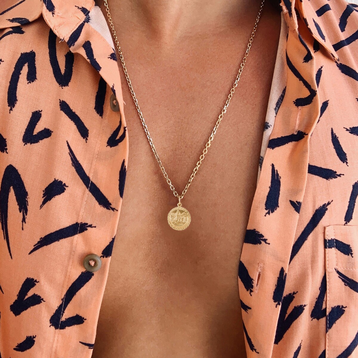 Pendentif détaillé d'horizon de Prague unisex Pendentifs Lustrous N.2