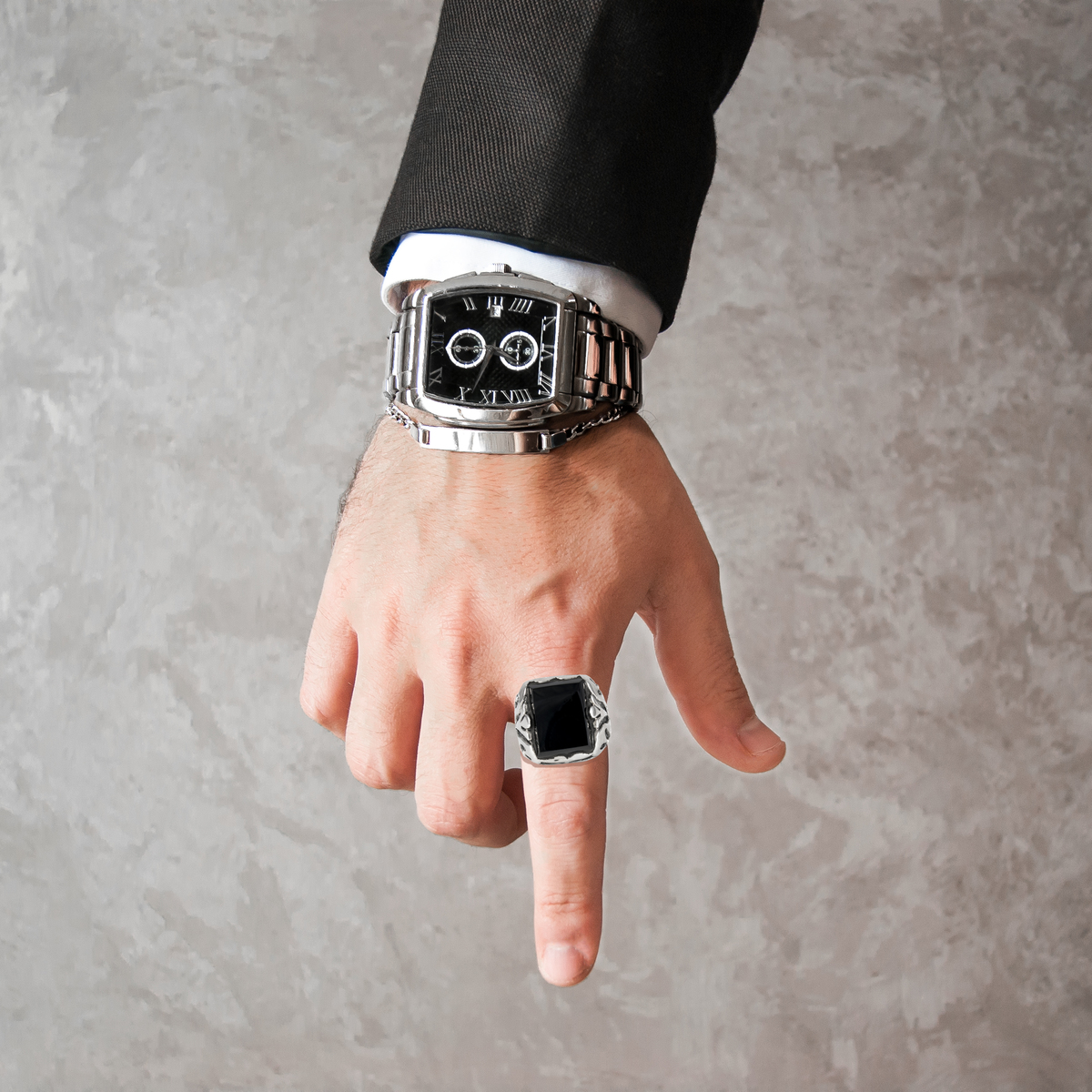 Handcrafted rectangle onyx man Rings Detallado N.3